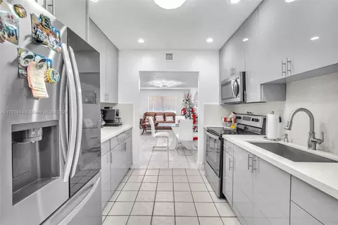1687 W 68th St #1687, Hialeah, FL 33014 photo 10