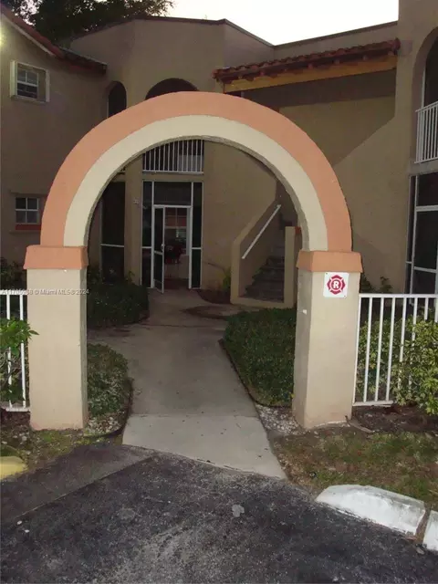 8630 SW 3rd St #102, Pembroke Pines, FL 33025