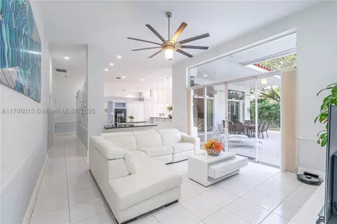 10135 NW 56th St, Coral Springs, FL 33076
