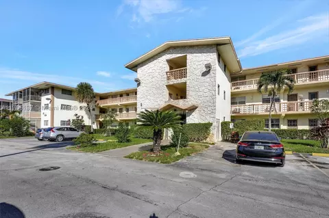 1395 NE 167th St #114, Miami, FL 33162
