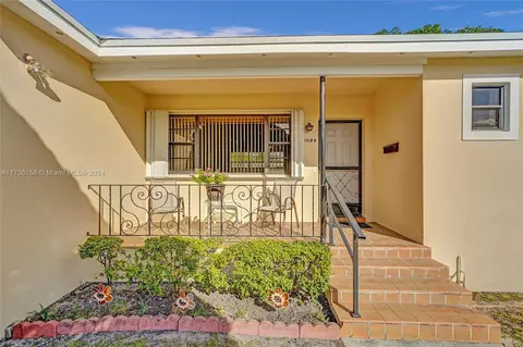 1089 NE 165th Ter, North Miami Beach, FL 33162