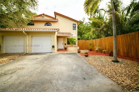 2927 Catalina St #4, Miami, FL 33133