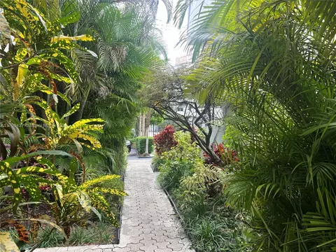 3042 SW 27 Ave #8, Miami, FL 33133