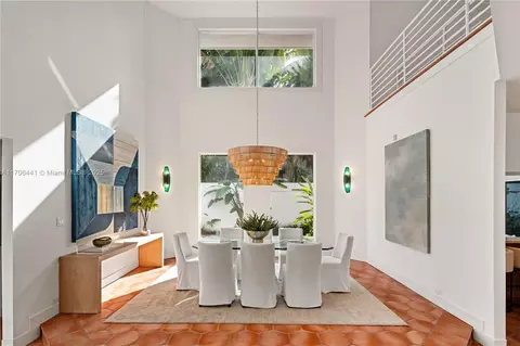 3700 Leafy Way, Coconut Grove, FL 33133