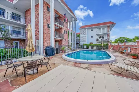 2424 NE 9th St #109, Fort Lauderdale, FL 33304