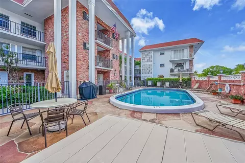 2424 NE 9th St #109, Fort Lauderdale, FL 33304
