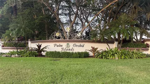 836 Waterview Dr, Weston, FL 33326