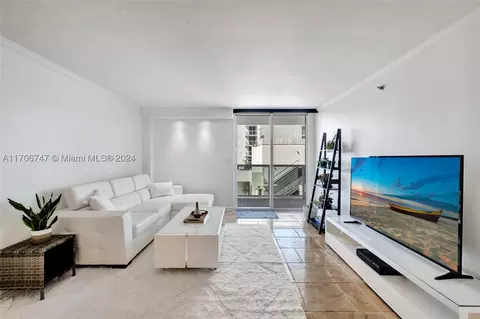 2401 Collins Ave #1411, Miami Beach, FL 33140