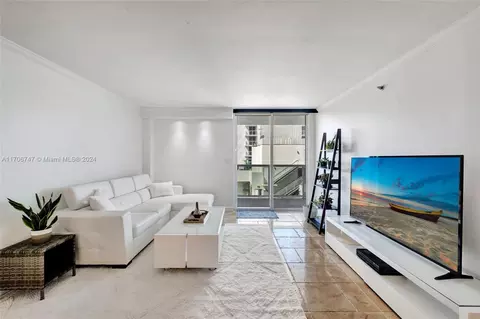 2401 Collins Ave #1411, Miami Beach, FL 33140