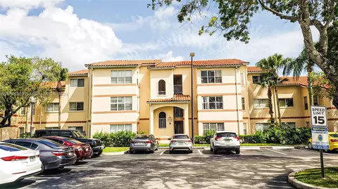 3400 N Pinewalk Dr N #915, Margate, FL 33063