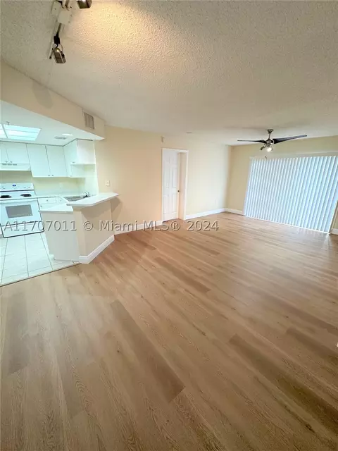 2119 SE 10th Ave #906, Fort Lauderdale, FL 33316