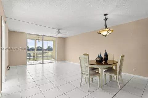 7640 NW 18th St #305, Margate, FL 33063