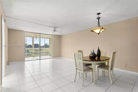 7640 NW 18th St #305, Margate, FL 33063