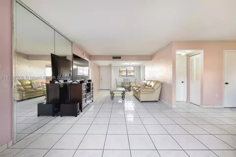 8415 SW 107th Ave #221W, Miami, FL 33173