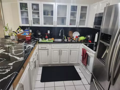 Kitchen - 1725 W 58th St, Hialeah, FL 33012 photo 3 of 3
