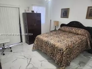 Bedroom - 1725 W 58th St, Hialeah, FL 33012 photo 2 of 5