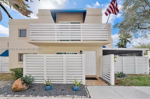 14347 SW 98th Ter, Miami, FL 33186