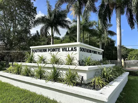 634 SW 2nd Pl #0, Florida City, FL 33034