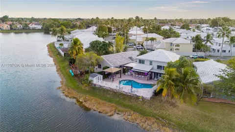 15401 SW 47th Ter, Miami, FL 33185