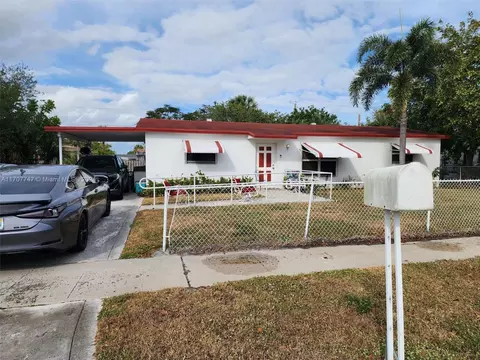 317 NW 3rd St, Deerfield Beach, FL 33441