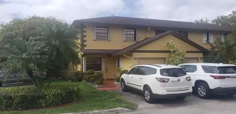 1091 NE 209th Ter #1091, Miami, FL 33179
