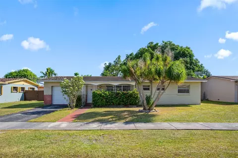 15721 SW 106th Ave, Miami, FL 33157