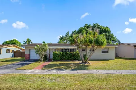 15721 SW 106th Ave, Miami, FL 33157