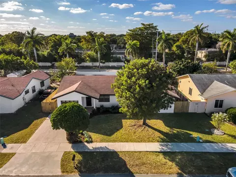 16916 SW 111th Ct, Miami, FL 33157