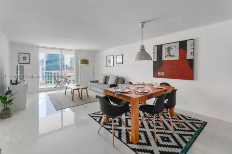 1200 Brickell Bay Dr #2617, Miami, FL 33131