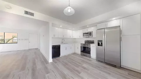 8420 SW 133rd Ave Rd #212, Miami, FL 33183