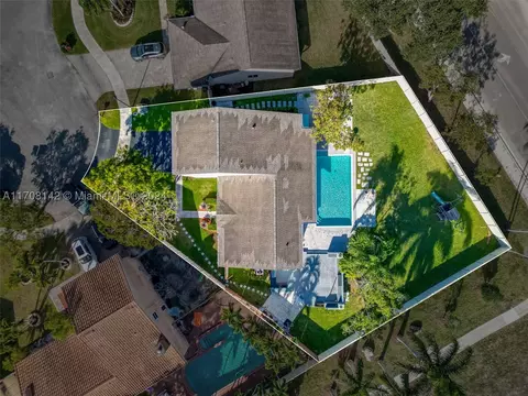 960 Cumberland Ter, Davie, FL 33325