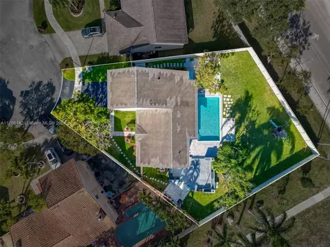 960 Cumberland Ter, Davie, FL 33325