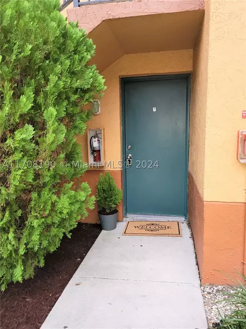 10733 Cleary Blvd #102, Plantation, FL 33324