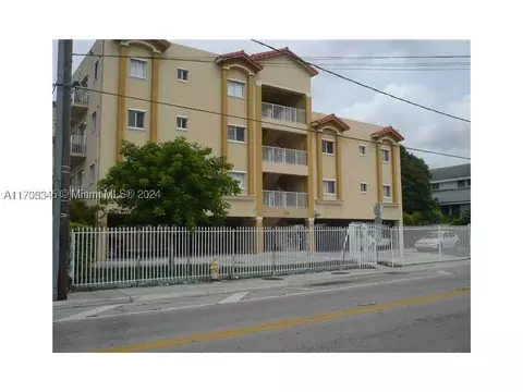 218 SW 8 Ave #206, Miami, FL 33130