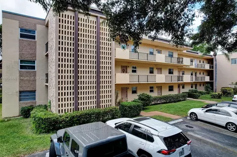 100 Ashbury Rd #203, Hollywood, FL 33024