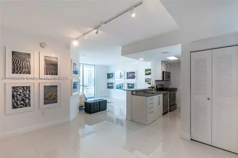 275 NE 18th St #1501, Miami, FL 33132
