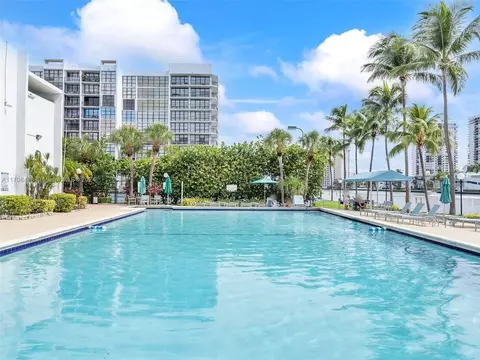 1000 Parkview Dr #825, Hallandale Beach, FL 33009