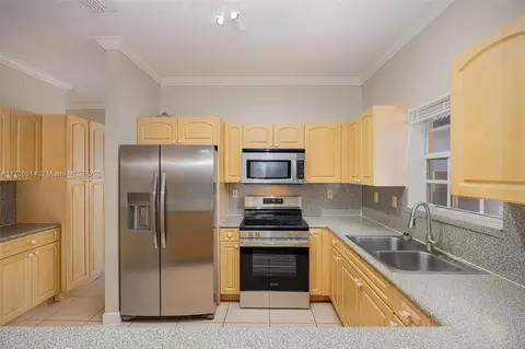 Kitchen - 15744 SW 69th Ln, Miami, FL 33193 photo 2 of 2