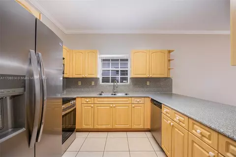 Kitchen - 15744 SW 69th Ln, Miami, FL 33193 photo 1 of 2