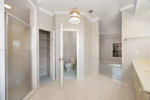 Bath - 15744 SW 69th Ln, Miami, FL 33193 photo 2 of 3