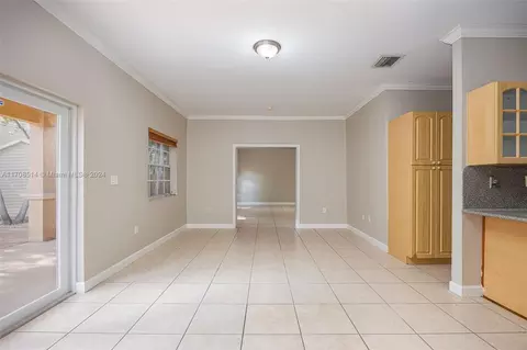 Living - 15744 SW 69th Ln, Miami, FL 33193 photo 3 of 6