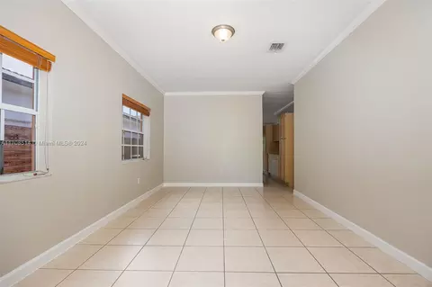 Living - 15744 SW 69th Ln, Miami, FL 33193 photo 2 of 6