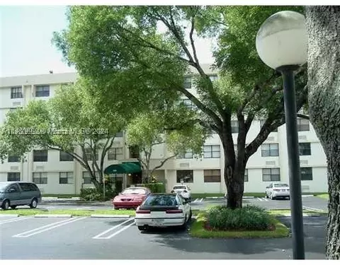 2401 Riverside Dr #512-B, Coral Springs, FL 33065