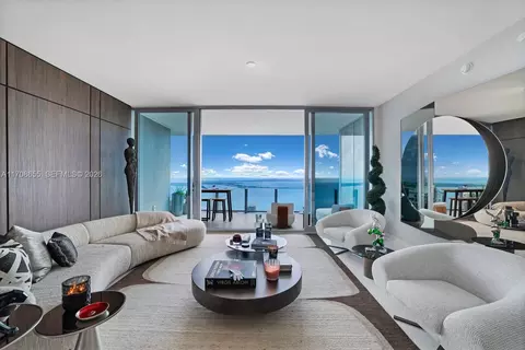 300 Biscayne Blvd Way #4703, Miami, FL 33131