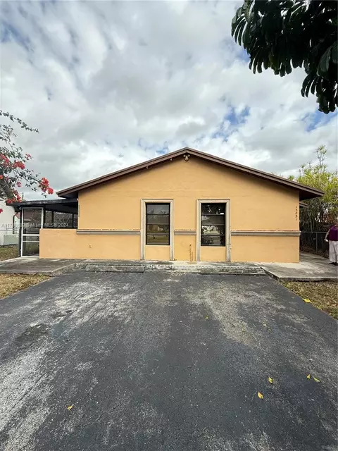 13851 SW 44th Ter, Miami, FL 33175