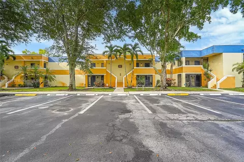 191 Lakeview Dr #204, Weston, FL 33326