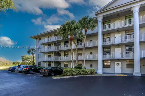 1510 Whitehall Dr #102, Davie, FL 33324