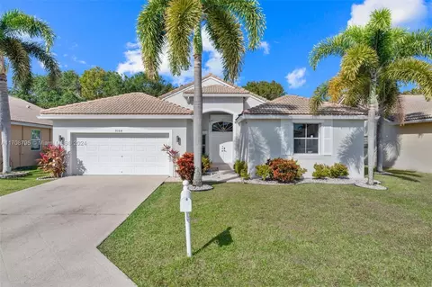 9164 Cove Point Cir, Boynton Beach, FL 33472