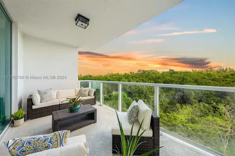 15051 Royal Oaks Ln #305, North Miami, FL 33181