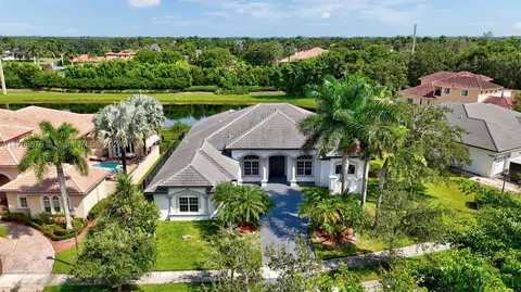 19086 Park Ridge St, Weston, FL 33332